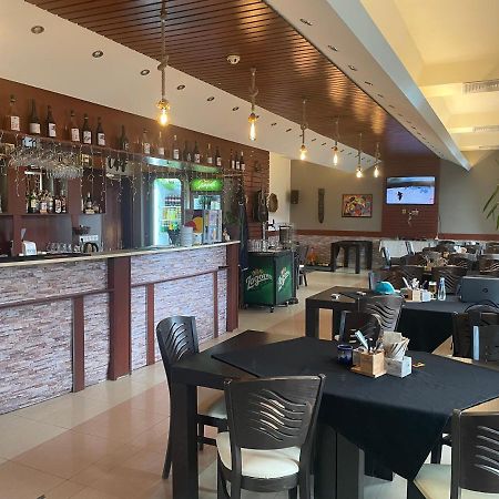 Sea And Mountain Hotel Prolesha Luaran gambar