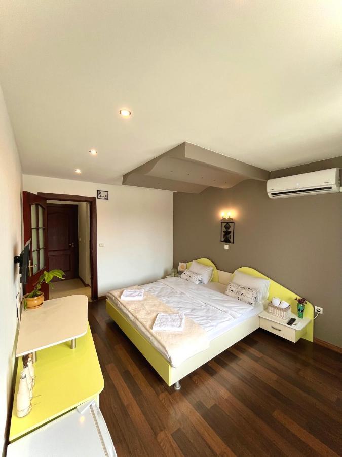 Sea And Mountain Hotel Prolesha Luaran gambar