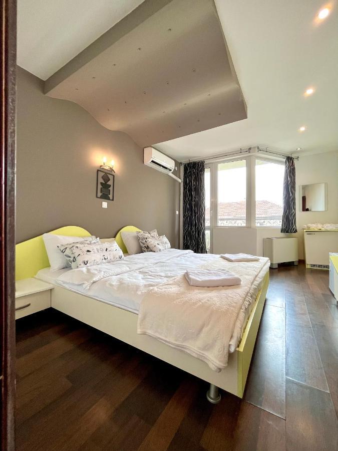 Sea And Mountain Hotel Prolesha Luaran gambar