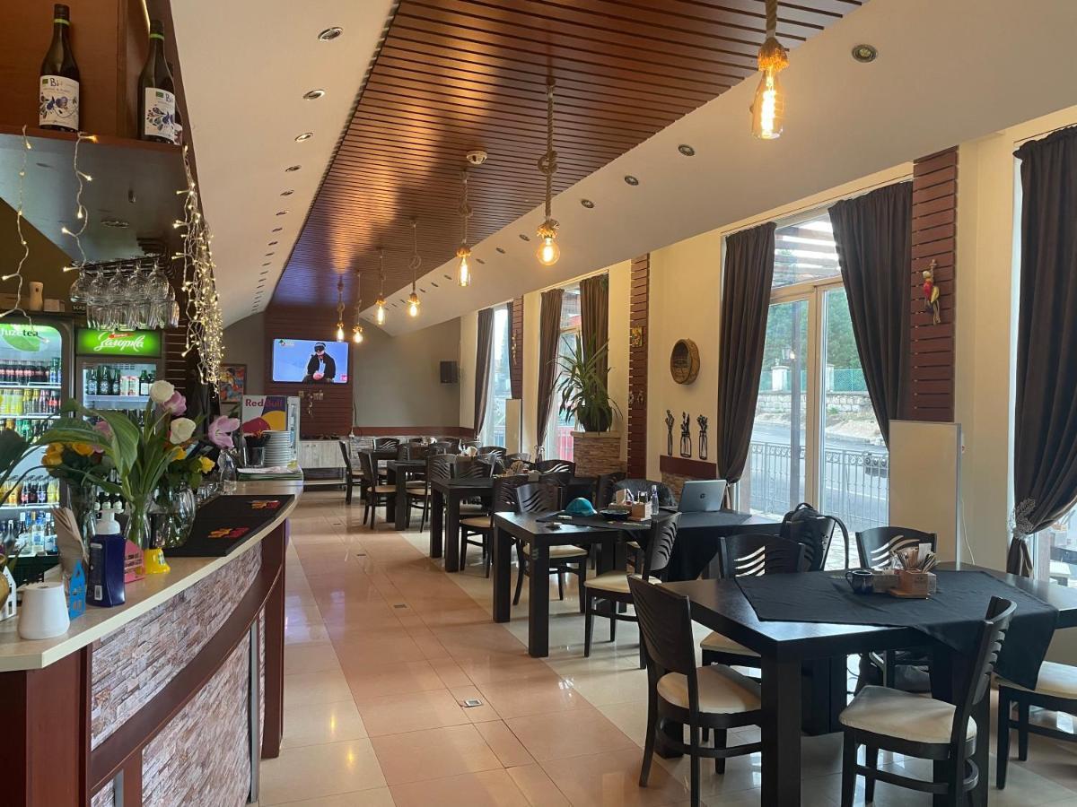 Sea And Mountain Hotel Prolesha Luaran gambar